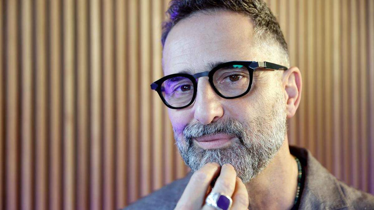 El compositor y cantante uruguayo Jorge Drexler ha sido galardonado con siete Premios Grammy Latinos durante la última gala de los premios, otorgados por la Academia Latina de Artes y Ciencias de la Grabación.