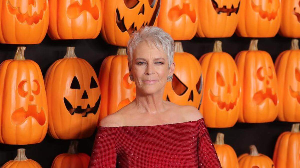 Jamie Lee Curtis posa en la alfombra roja para Universal Pictures estreno mundial de ‘Halloween Ends’ en el Teatro Chino TCL en Los Ángeles.