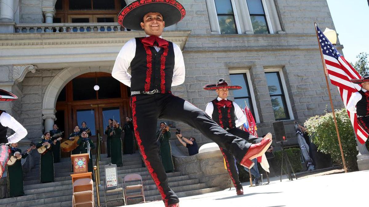 Ballet Folclórico Guadalajara performs a dance from Jalisco during a May 30, 2022 presentation in front of the Madera County Courthouse.