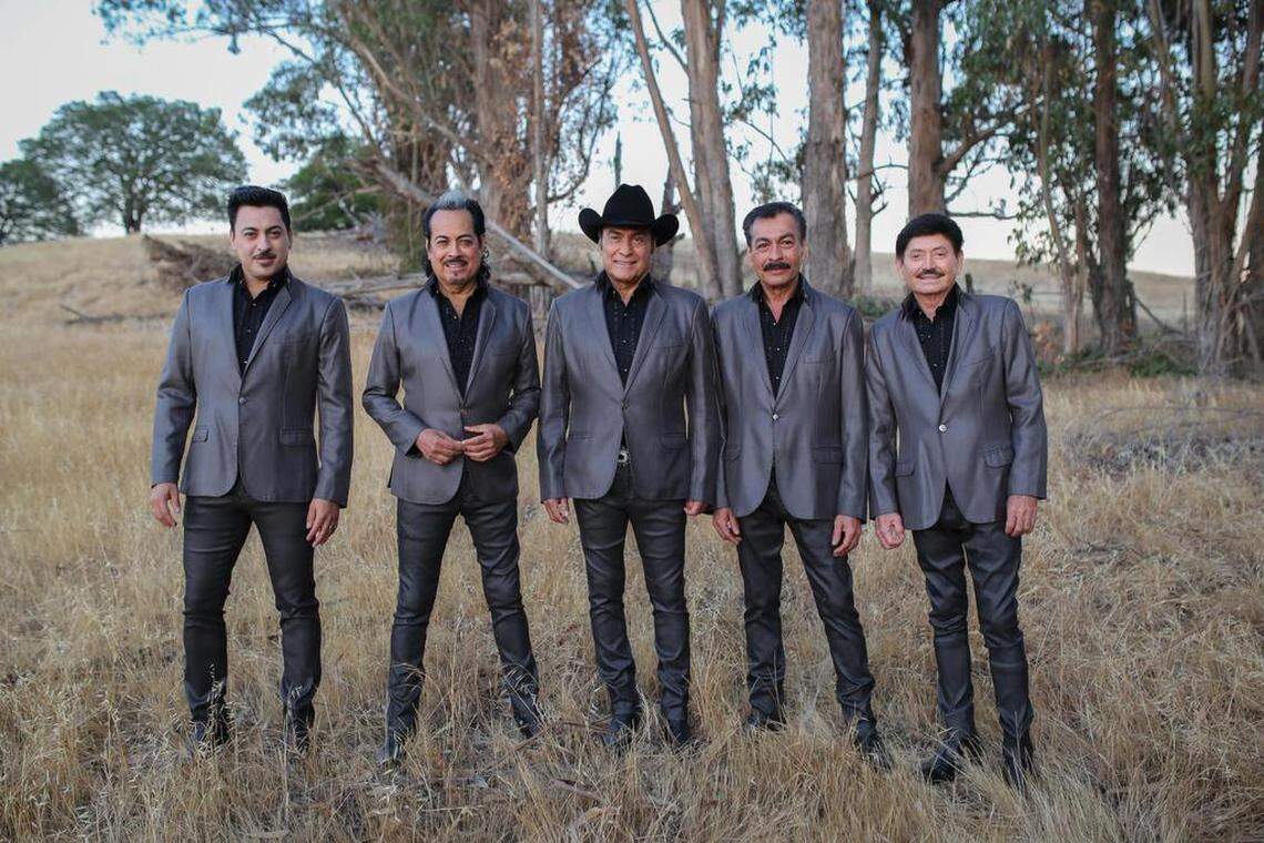 “Los Jefes de Jefes” estrenan el viernes 17 de junio su documental ‘Los Tigres del Norte: Historias Que Contar’ exclusivamente a través de Prime Video abriéndoles las puertas a sus fieles seguidores a momentos íntimos, personales que muestran un lado nuevo en sus vidas.