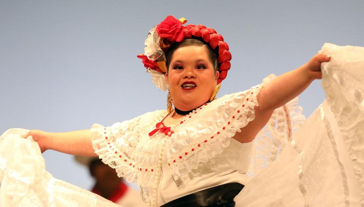 Grupo Folklórico Sueños y Esperanza from Whittier got a standing ovation after the group performed dances from Veracruz at the second day of the Danzantes Unidos Festival at Roosevelt High School on April 9, 2022.