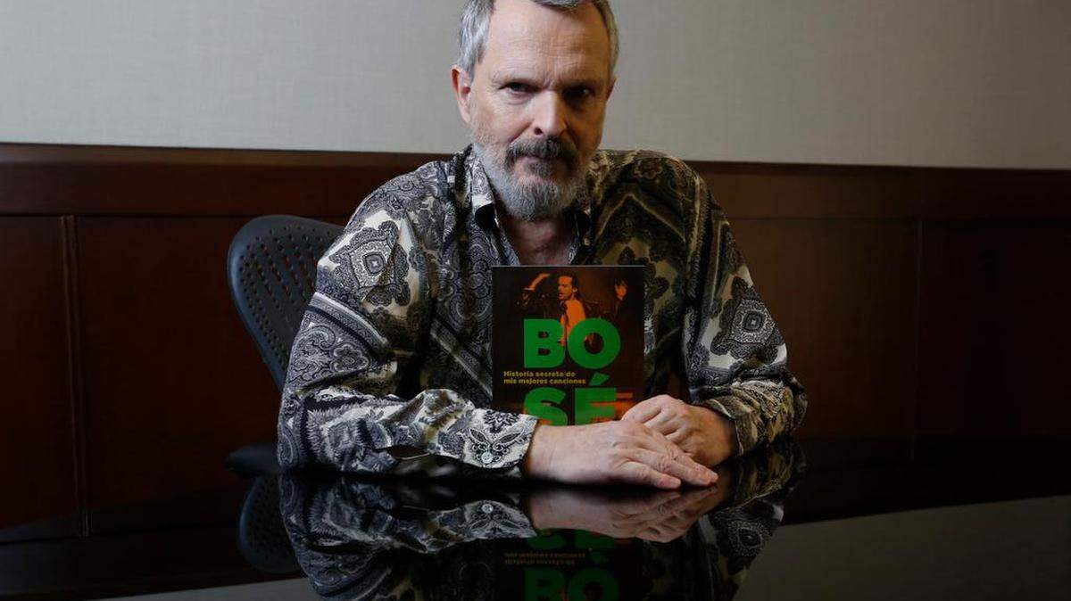 El cantante y actor español Miguel Bosé advirtió que hay que tener “cuidado” con el éxito ya que es “venenoso”, a la vez que subrayó su papel como “primer ídolo” popular de la Transición española, durante su participación en la Feria Internacional del Libro de Guadajalara (FIL) par presentar su libro ‘Historia Secreta de Mis Mejores Canciones’.