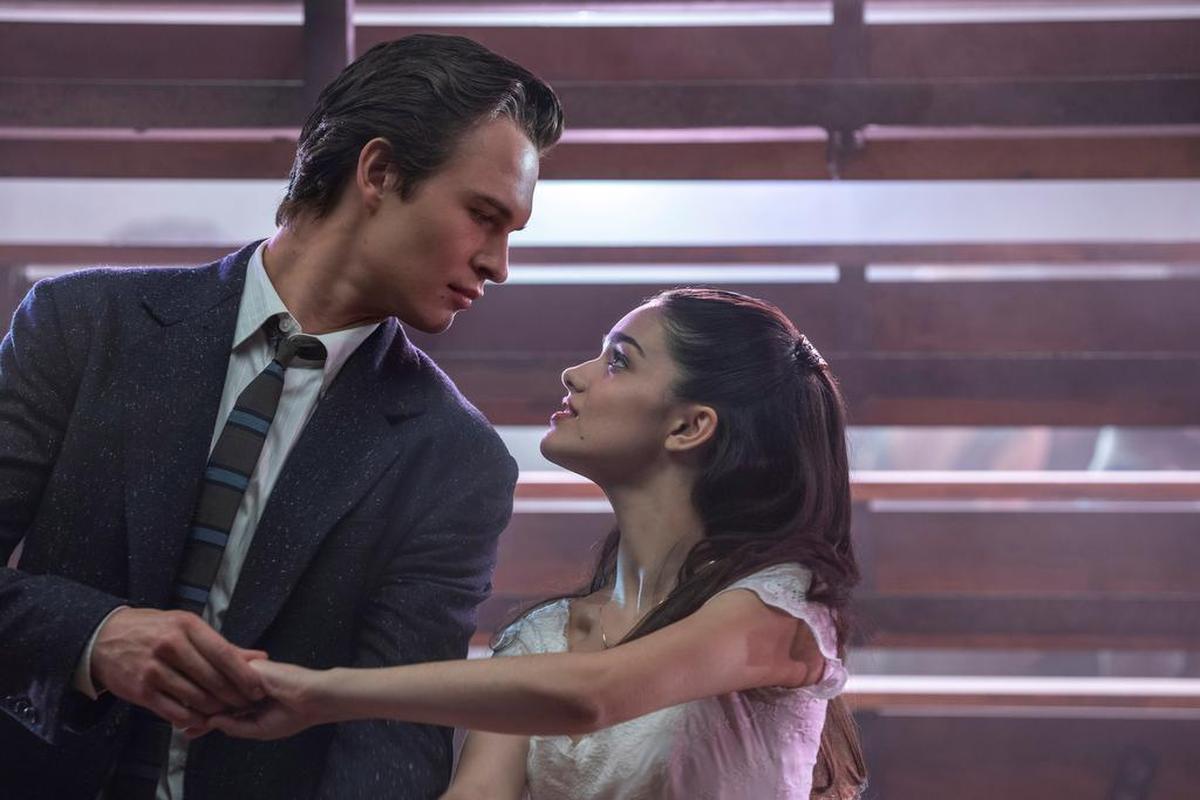 Ansel Elgort como Tony y Rachel Zegler como Maria en el reparto de ‘West Side Story’, que en 1961 se llevó 10 Óscar y se convirtió inmediatamente en uno de los musicales mejor valorados de la historia del cine.