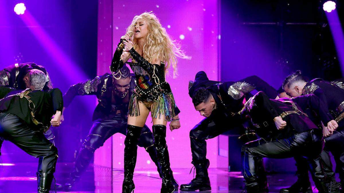 Paulina Rubio performs during Univision’s 34th Edition Of Premio Lo Nuestro a la Música Latina at FTX Arena on February 24, 2022 in Miami, Florida.