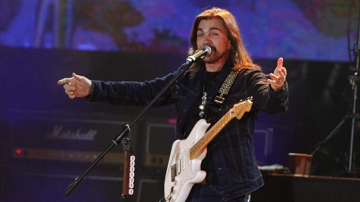 El cantante colombiano Juanes se presenta el 17 de diciembre en concierto en el estadio Atanasio Girardot, en Medellín.