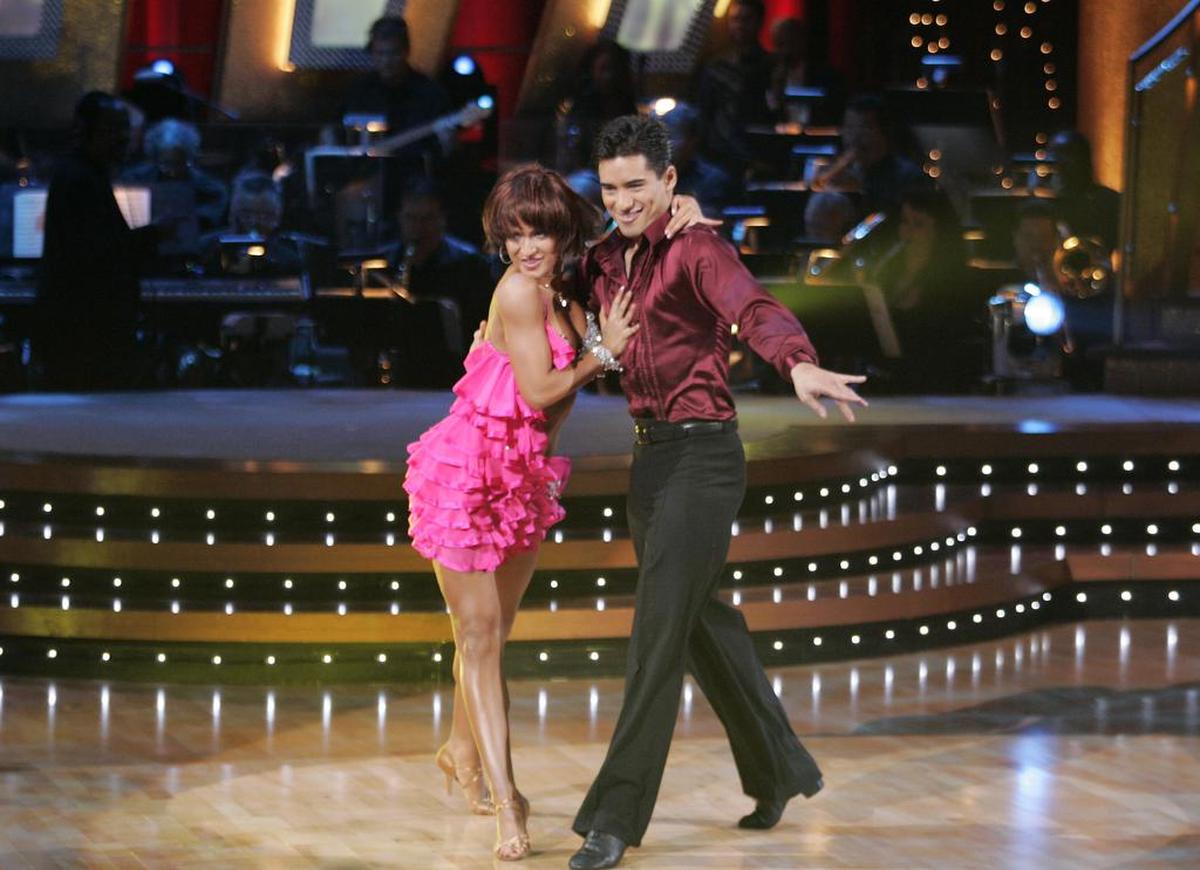 Mario López con Karina Smirnoff durante ‘Dancing With the Stars’ en 2006.