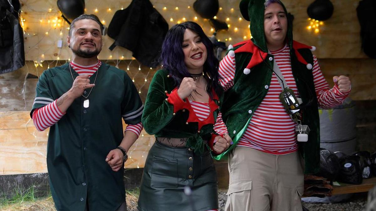 El cineasta mexicano Alonso Iñiguez quiso volcar sus experiencias aprendidas de su primer filme como director en la película ‘Operación Feliz Navidad: La Estafa de los Duendes’, una historia que le da el toque mexicano a la celebración decembrina.