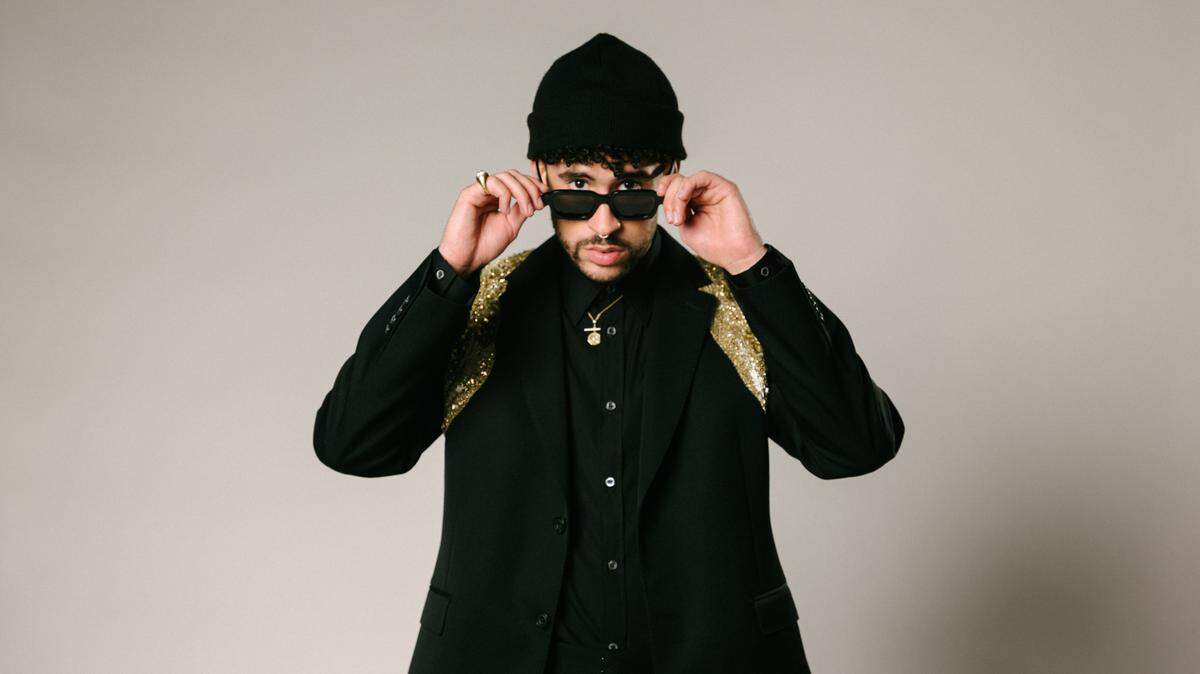 Fotografía cedida por Telemundo donde aparece el artista puertorriqueño Bad Bunny quien continúa imparable después de coronarse como el artista más escuchado de 2021 en las plataformas de “streaming” y acude a los Latin American Music Awards (Latin AMA’s) con diez candidaturas, entre ellas la de artista del año y la de álbum del año por su exitoso “El Último Tour Del Mundo”. Bad Bunny, con diez nominaciones, y Jhay Cortez, con ocho, parten como los grandes favoritos a los Latin AMA’s, que anunciaron este jueves los candidatos a su séptima edición. 
