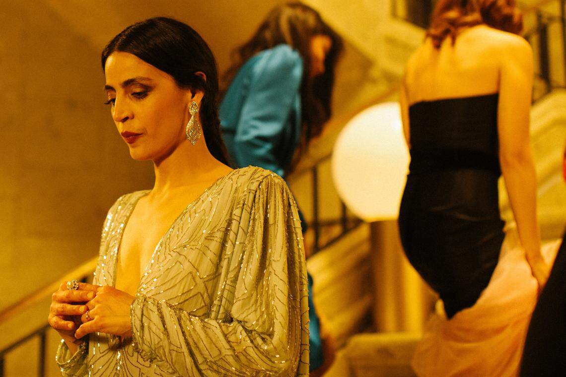 Ilse Salas es Concepción López Montoya, la matriarca del certamen de belleza más importante del país, en la nueva serie de Pantaya ‘Señorita 89’. 