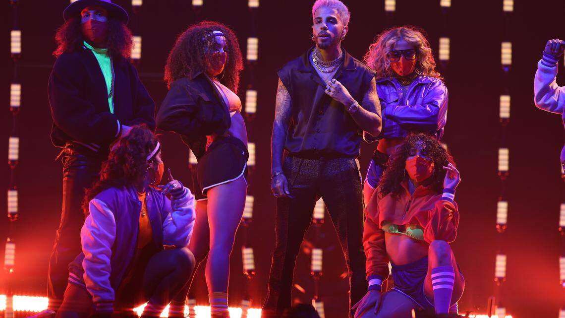 PREMIOS BILLBOARD DE LA MÚSICA LATINA 2021 -- Pictured: Rauw Alejandro on stage at the Watsco Center in Coral Gables, FL on September 23, 2021 -- (Photo by: John Parra/Telemundo)