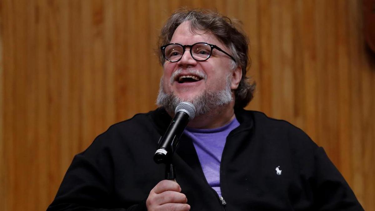 El cineasta mexicano Guillerno del Toro vive un intenso 2022 en el que busca afianzar más, si cabe, su versátil y original impronta en el ámbito audiovisual con esperados proyectos como ‘Pinocchio’ y ‘Cabinet of Curiosities’, ambos para Netflix.
