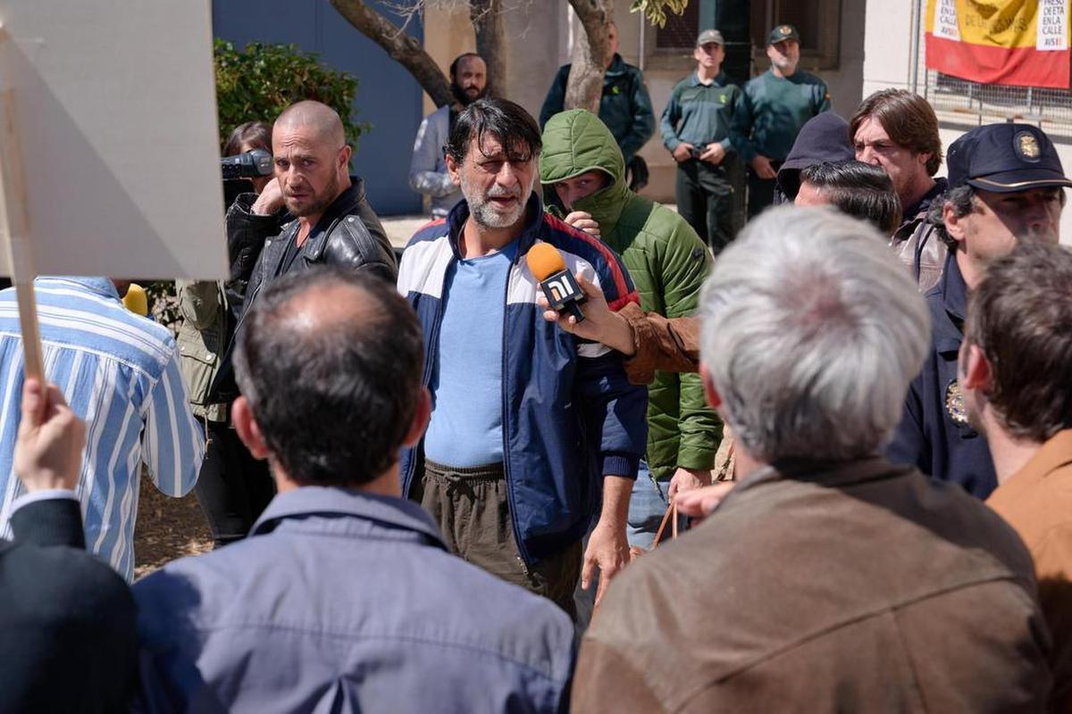 La serie ‘Parot,’&nbsp;que se&nbsp;estrenó el 20 de octubre en&nbsp;el servicio de&nbsp;streaming&nbsp;premium&nbsp;de&nbsp;ViacomCBS&nbsp;Paramount+&nbsp;en Estados Unidos,&nbsp;se centra en la anulación de la doctrina judicial “Parot” en España en el año 2013, poniendo en libertad a cientos de&nbsp;presos&nbsp;terroristas, violadores y asesinos sin haber&nbsp;terminado su condena.&nbsp;