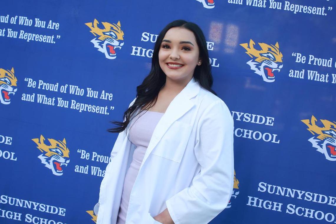 Vanessa Esquivel-Ruiz, center, Class of 2021 Doctors Academy program at Sunnyside High School during the awards ceremony on May 19.