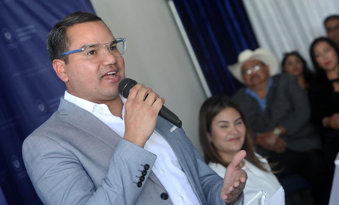 El diputado legislativo de El Salvador, Walter Amilcar Alemán, promocionó que no hubo homicidios en más de 130 días en su país como un paso positivo que está dando el gobierno de Bukele para preparar a la nación para el día en que regresen los salvadoreños. Habló durante la ceremonia de apertura del nuevo Consulado de El Salvador en Fresno el 5 de junio de 2022.