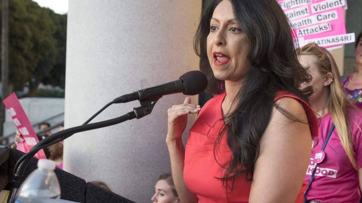 Nury Martínez (aquí en un evento de 2017) anunció su renuncia al Concejo Municipal de Los Ángeles luego de la publicación de un audio filtrado en el que hizo comentarios racistas sobre un compañero del concejo.