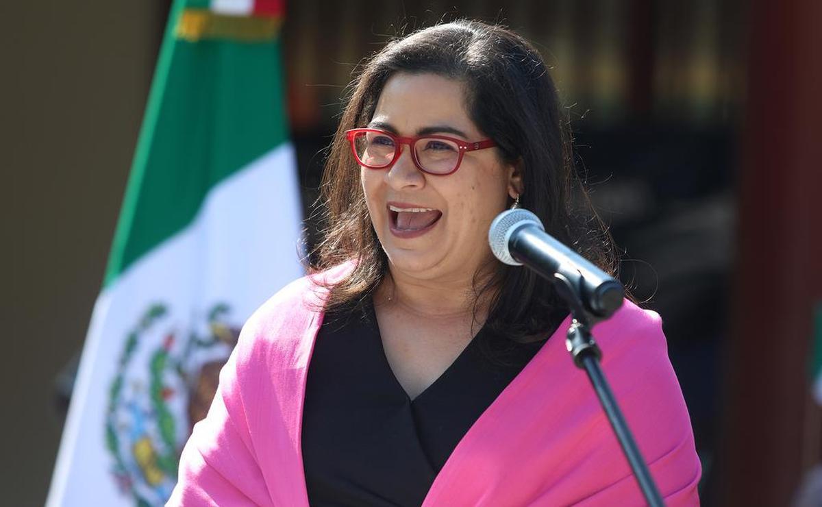 La Cónsul Titular Adriana González Carrillo habló de los lazos entre los Estados Unidos y México durante la observación de la independencia mexicana el 14 de septiembre en la escuela Miguel Hidalgo Elementary..