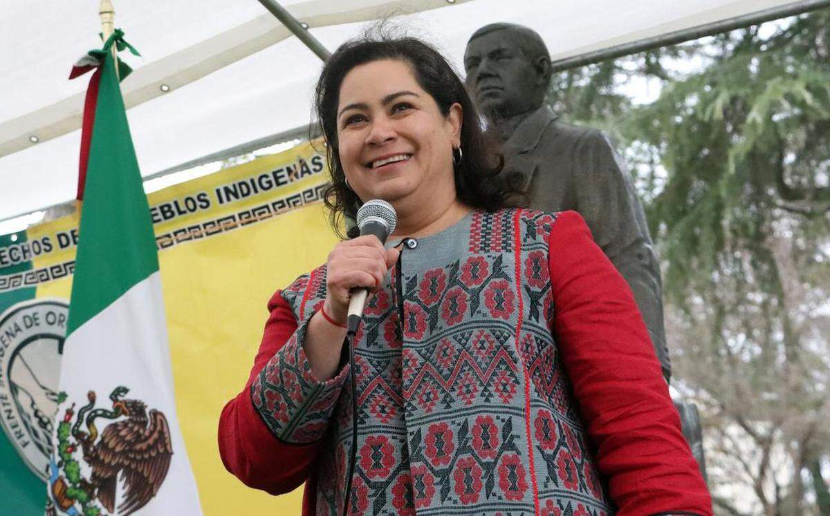 Adriana González Carrillo, consul general of México in Fresno, spoke during the 217th anniversary of his birthday at Courthouse Park in Fresno on March 21, 2023.