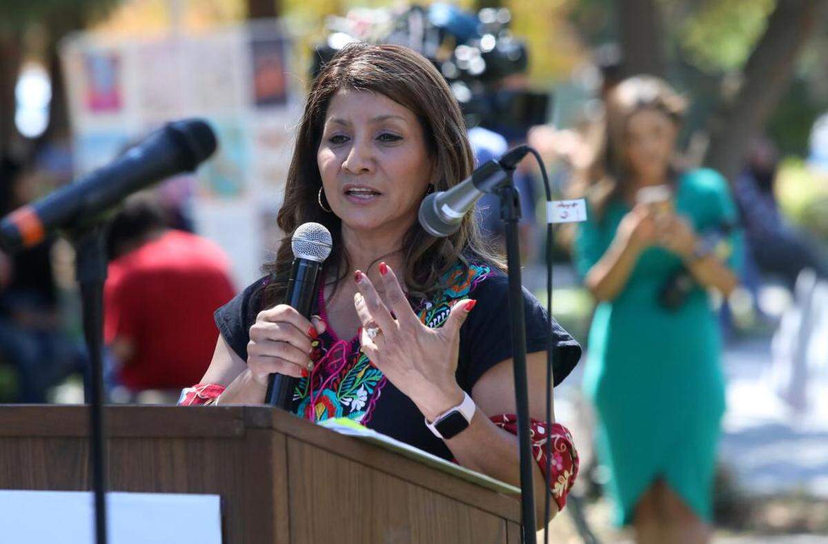 Martina Granados, Fresno State director of Outreach, encouraged students to get involved during the Sept. 21, 2022 Bienvenida (Welcome) celebration in front of the Kennel Bookstotre.