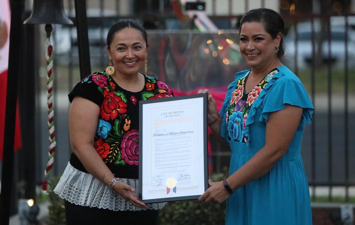 City of Fresno immigrant ambassador Alma Cornejo-Martínez presented a proclamation to Fresno Mexican Consul Adriana González Carillo during the Mexican Independence Day celebration at the Mexican Consulate in Fresno on Sept. 15, 2022.