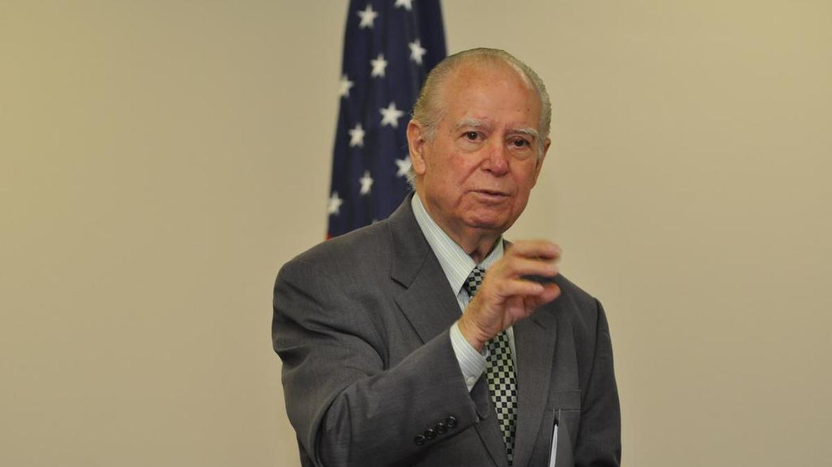 El ex juez de la Corte Suprema de California, Cruz Reynoso, aquí en un evento de 2012 en Modesto, murió el 7 de mayo a la edad de 90 años.