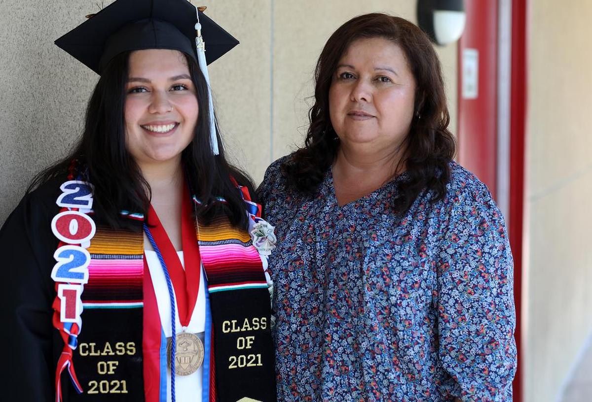 Lizbeth Cortez Villa, with her mother Leticia, is Fresno State’s undergraduate dean’s medalist from the Kremen School of Education.
