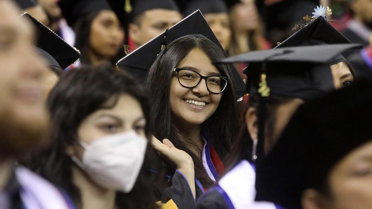 Tania Sánchez, the graduate dean's medalist from the Fresno State Division of Student Affairs and Enrollment Management, participated in the final commencement on Friday.