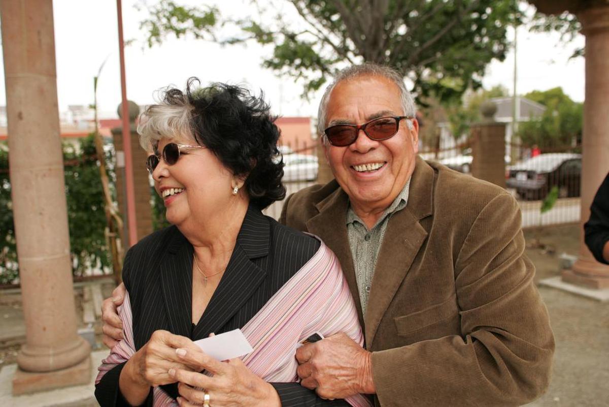 Louie Durán, at 2010 Rebozo Festival with his wife Lupe, died Feb. 7 at the age of 88. He supported Arte Américas and others.