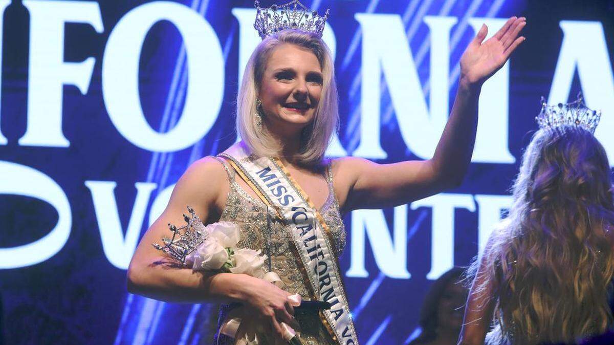 Miss Santa Mónica Cassie Roby was crowned Miss California Volunteer during the pageant held at the Tower Theatre on Jan. 15, 2023.