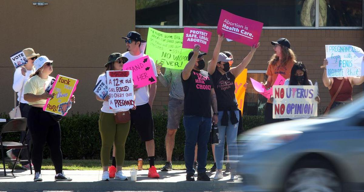 The Rally for Roe on the corner of Blackstone and Nees in Fresno drew an estimated 1,000 participants on May 14, 2022.