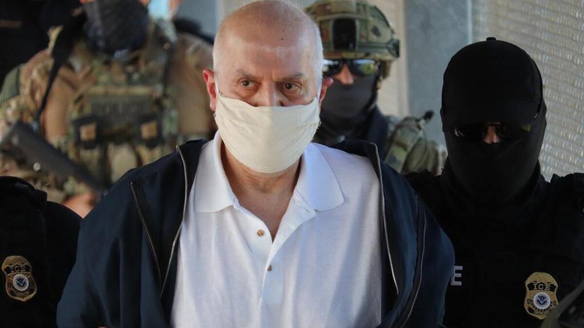 U.S. officials handed Mexican drug cartel leader Eduardo Arellano Félix to Mexican authorities at Matamoros, Tamaulipas, México on Aug. 23.