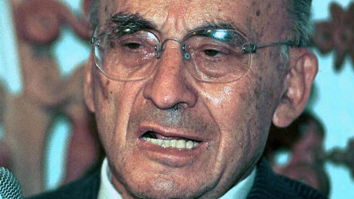 Luis Echeverría Álvarez, presidente de México de 1970 a 1976 falleció la noche del viernes 8 de julio a los 100 años de edad, según trascendió en medios de comunicación locales.