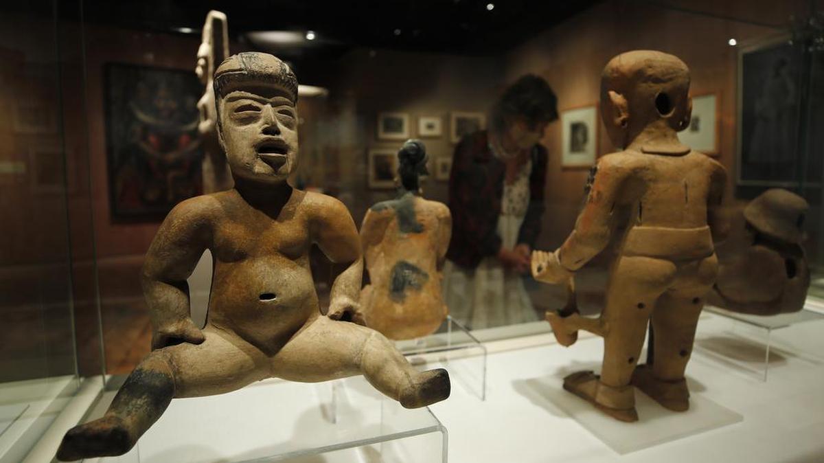 Piezas en cerámica de la cultura Olmeca, en la exposición ‘La Grandeza de México’ inaugurada en el Museo de Antropología e Historia en Ciudad de México (México). El Gobierno de México inauguró este lunes una exposición en el Museo Nacional de Antropología sobre la “grandeza de México” que reúne piezas arqueológicas y códices regresados al país desde otras naciones y busca revalorizar la cultura prehispánica.