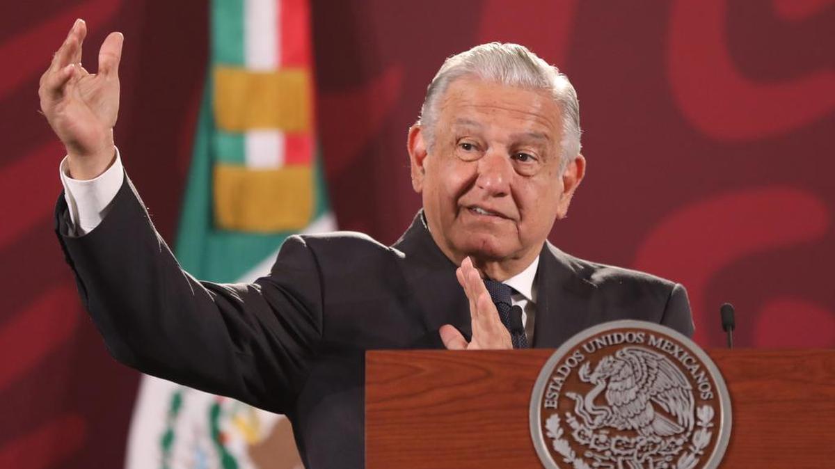 El presidente de México Andrés Manuel López Obrador explicó este lunes que se investiga la supuesta masacre durante un velorio en el oeste del país, un hecho que continúa con incógnitas porque todavía no se han los encontrado los cuerpos.