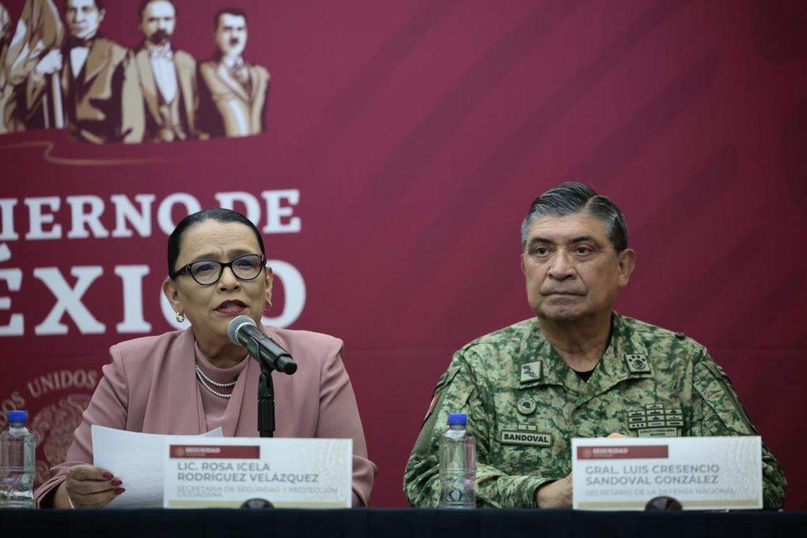 The Secretary of Security and Citizen Protection of Mexico, Rosa Icela Rodríguez, speaks during a press conference accompanied by the secretary of the Secretary of National Defense of México Luis Cresencio Sandoval in Mexico City. The Mexican authorities revealed this Tuesday that they believe that the kidnapping of the four Americans in the northern state of Tamaulipas, of which two died, was the result of a “confusion” of the criminals, and clarified that there are no US agents. in the country.