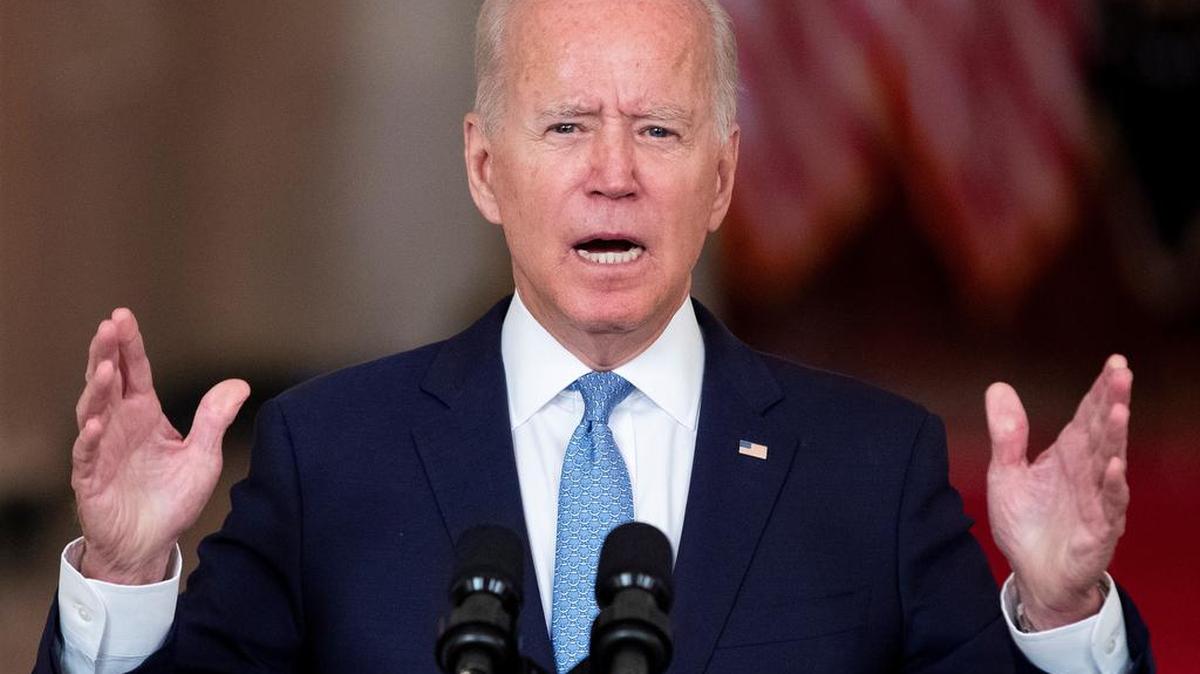 El Presidente Joe Biden pronuncia declaraciones sobre el fin de la guerra en Afganistán, en el Comedor Estatal de la Casa Blanca.