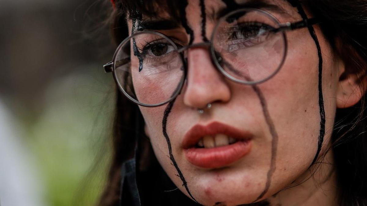 El reciente aval ambiental por parte del Gobierno de Argentina a la exploración ‘offshore’ (costas afuera) de hidrocarburos en el norte del Mar Argentino ha desatado controversia en el país suramericano, donde las necesidades energéticas chocan con los reclamos que se hicieron oír este martes en defensa de los recursos naturales.