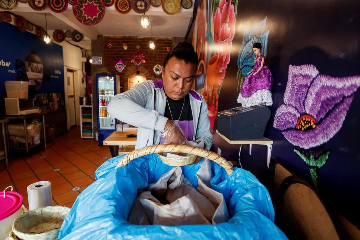 La popular taquera trans Lady Tacos de Canasta busca representar a la comunidad LGBT y a los vendedores ambulantes.