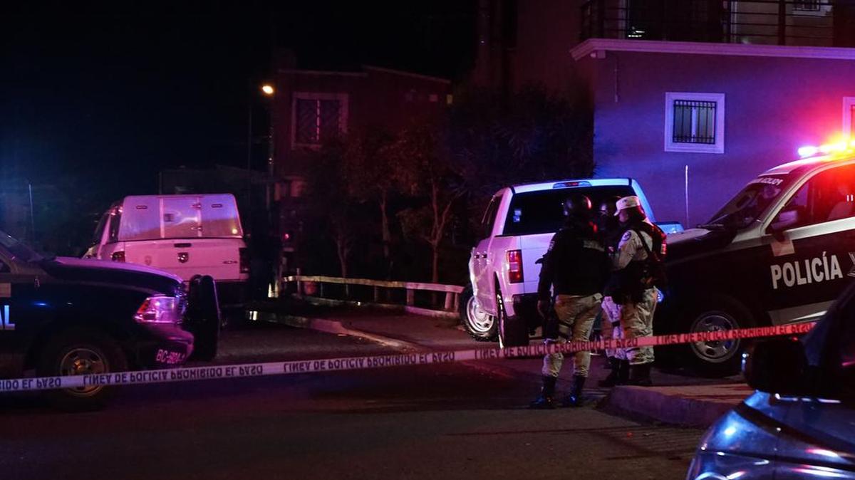 State police arrived at the Sante Fe neighborhood in Tijuana to investigate the shooting death of journalist Lourdes Maldonado. She is the second journalist to be assassinated in Tijuana within a week.