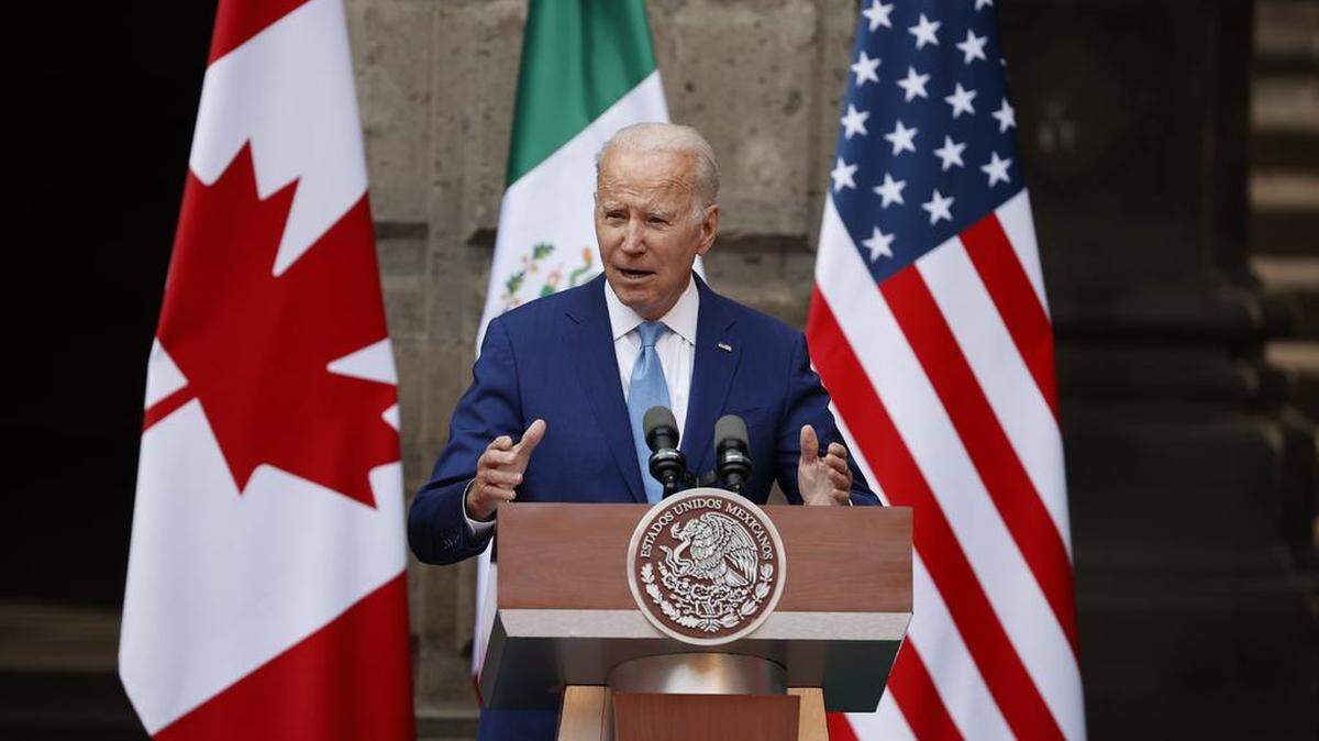El presidente de Estados Unidos, Joe Biden, ofrece declaraciones hoy, en el Palacio Nacional en Ciudad de México.