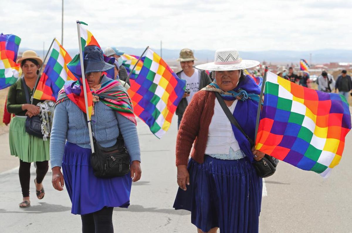 El presidente de Bolivia, Luis Arce, advirtió este martes que el voto popular se hará “respetar en las calles” al tiempo que hizo un llamado a la “unidad” ante miles de personas que se congregaron para dar inicio a la “marcha por la patria”.