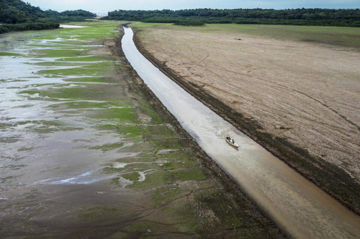 De acuerdo con la Defensa Civil regional, 41 municipios están en alerta, tres declararon el estado de emergencia y los 18 restantes tienen problemas de abastecimiento y salida de producción, principalmente agrícola y pesquera, debido al estiaje.