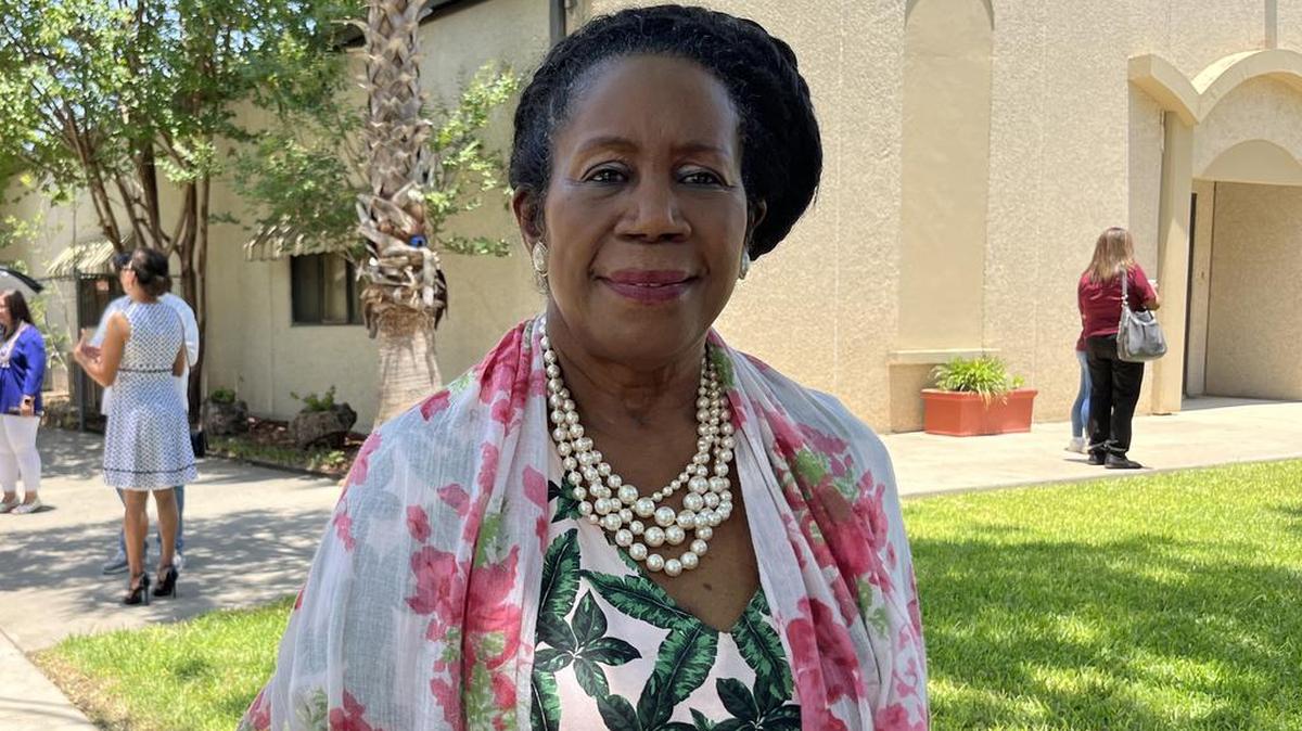 Desde que la congresista demócrata Sheila Jackson Lee llegó a la Cámara Baja estadounidense en 1995, más de 300,000 niños del país han vivido tiroteos en sus escuelas, pero los intentos de controlar las armas se han topado con una férrea oposición de los republicanos, que han frenado en seco todas las medidas de ese tipo en la última década.