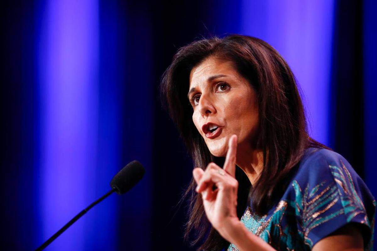 Fotografía de archivo fechada el 20 de noviembre de 2023, que muestra a la exgobernadora de Carolina del Sur Nikki Haley mientras habla en una reunión del partido Republicano en Las Vegas.