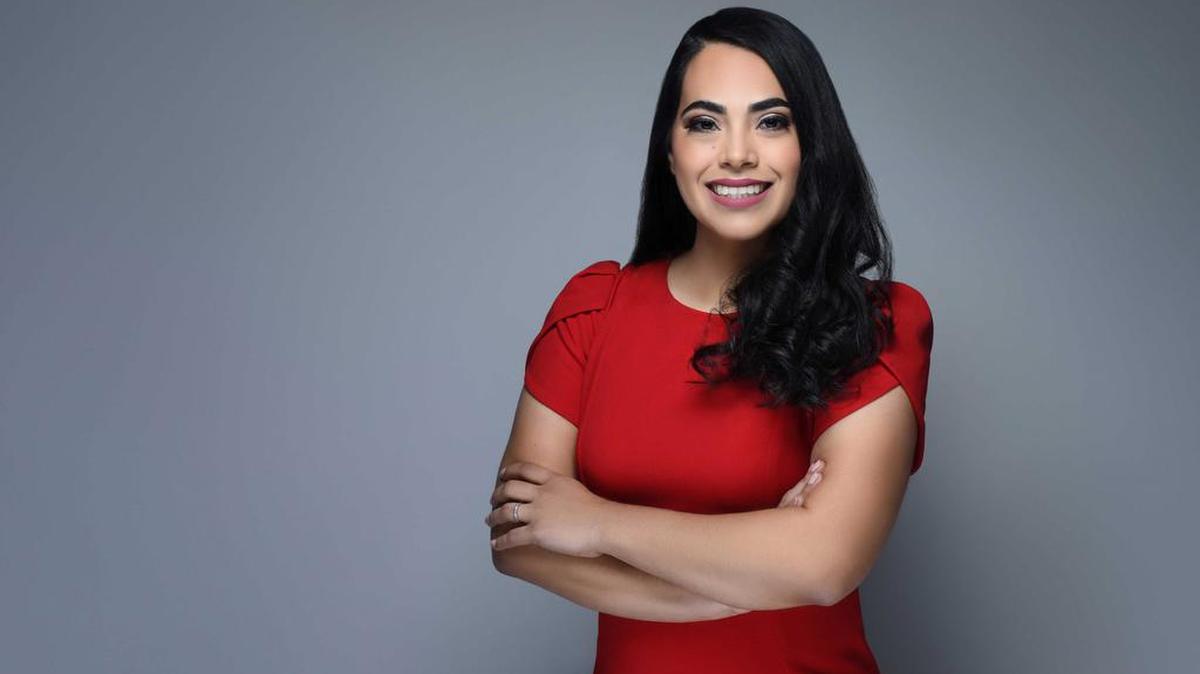 Fotografía de campaña donde aparece la republicana Mayra Flores, originaria de México, quien arrebató a los demócratas un escaño en el Congreso de Estados Unidos al ganar la elección especial en un fortín demócrata del sur de Texas. Flores, nacida en el estado mexicano de Tamaulipas y cuya familia inmigró a Estados Unidos cuando ella tenía seis años, se convertirá en la primera mujer nacida en México en ocupar un escaño en la Cámara de Representantes de Estados Unidos después de vencer al aspirante demócrata Dan Sánchez para representar al Distrito Congresional 34 de Texas.