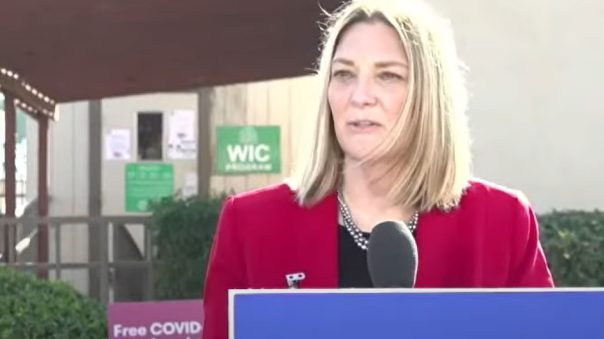 CEO Stacy Ferreira during Gov. Gavin Newsom’s Tuesday visit to a Clínica Sierra Vista site in Lamont. Ferreira talked about how the system is being heavily impacted because of the COVID-19 omicron variant surge